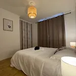 With Balcony - Castle View דירה *