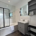 דירה With Balcony - Castle View *