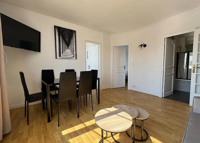 With Balcony - Castle View * Caen