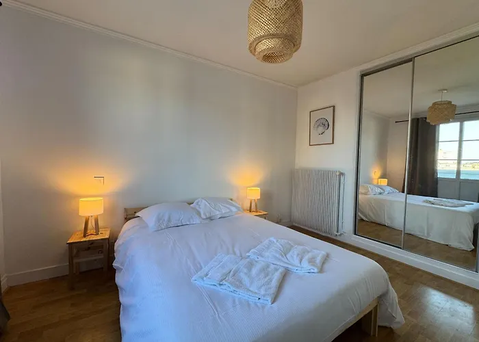 With Balcony - Castle View Apartmán Caen