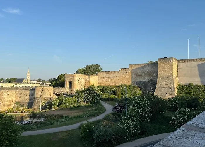 Apartmán With Balcony - Castle View Caen